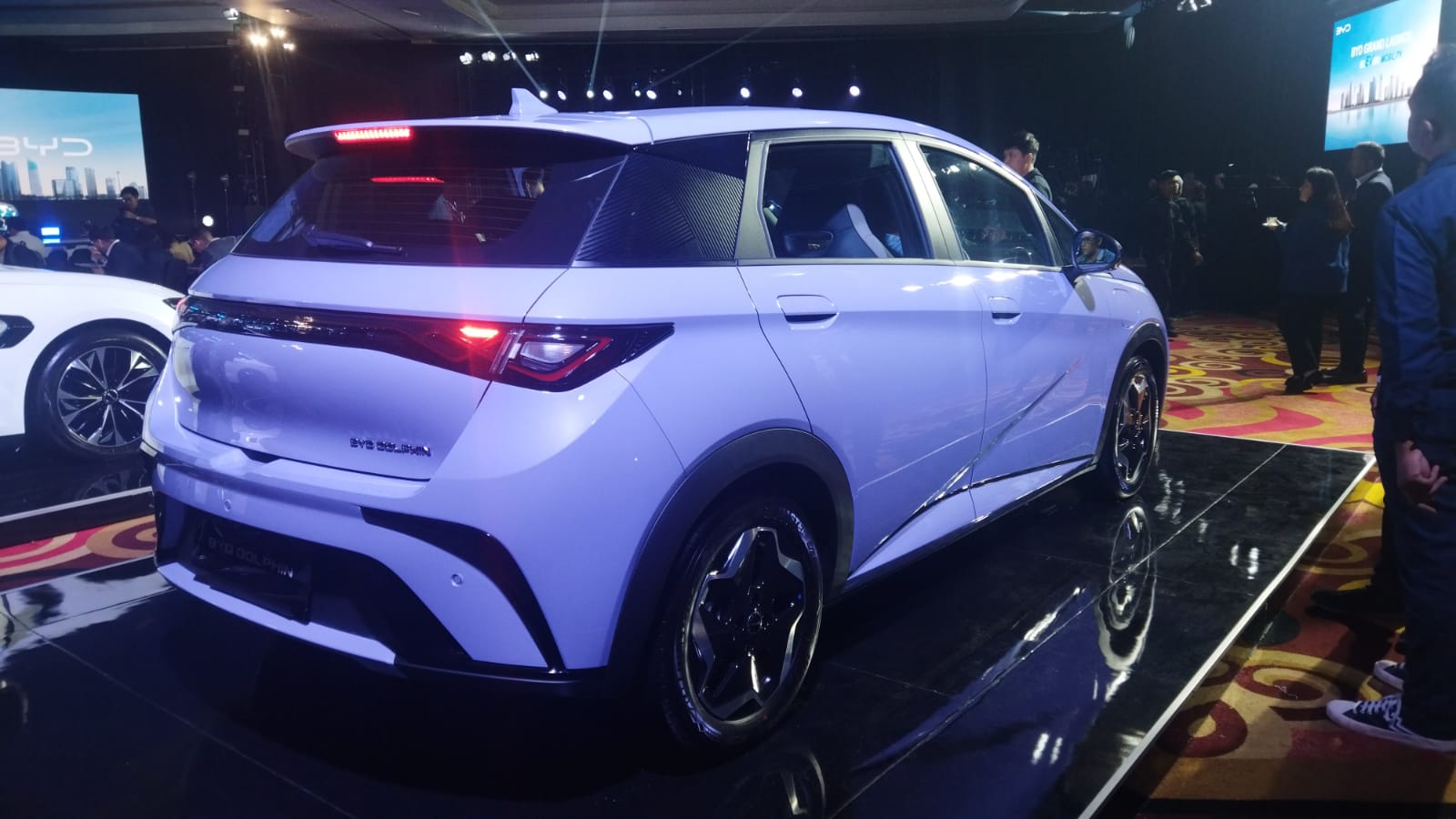 BYD Dolphin memiliki panjang 4.290 mm, lebar 1.770 mm, tinggi 1.570 mm