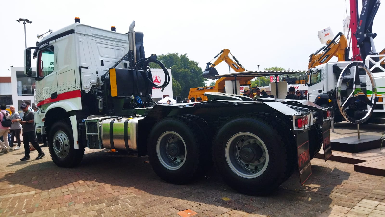 Variasi tipe di Actros dan Arocs jauh lebih