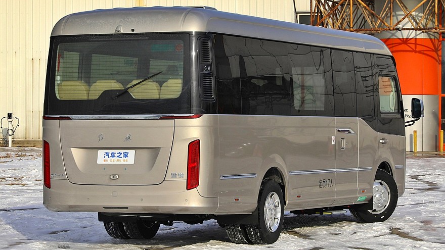 Bus kecil Hongqi Guoyue punya panjang 7.295 mm