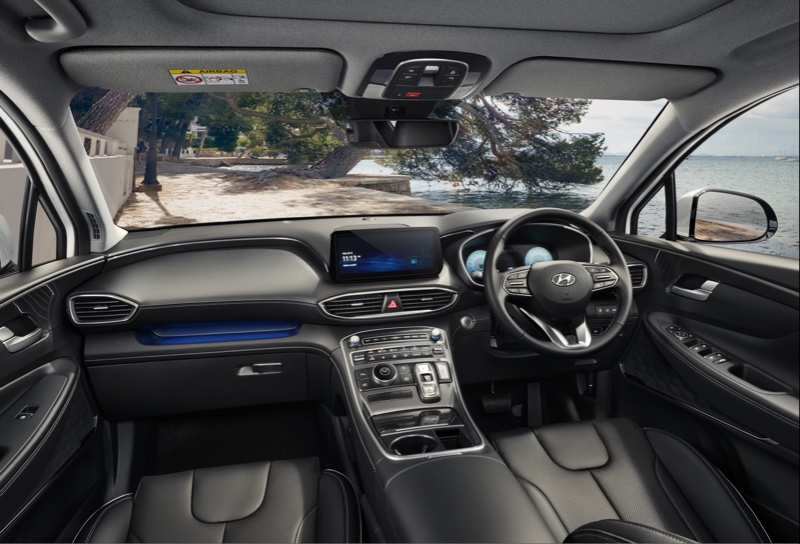 Hyundai Santa Fe dengan Bluelink