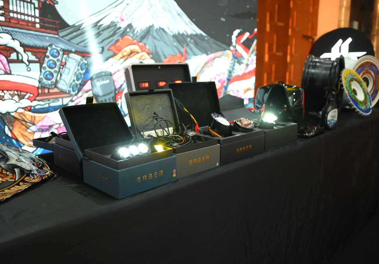 Mitsubishi Evolution IX Dari Indonesia Pamer Lampu Keren di Osaka Jepang Akan hadir lampu yang lain daripada yang lain besutan Saber