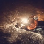 10 Tips Naik Motor Saat Hujan, Berhenti Atau Lanjut?