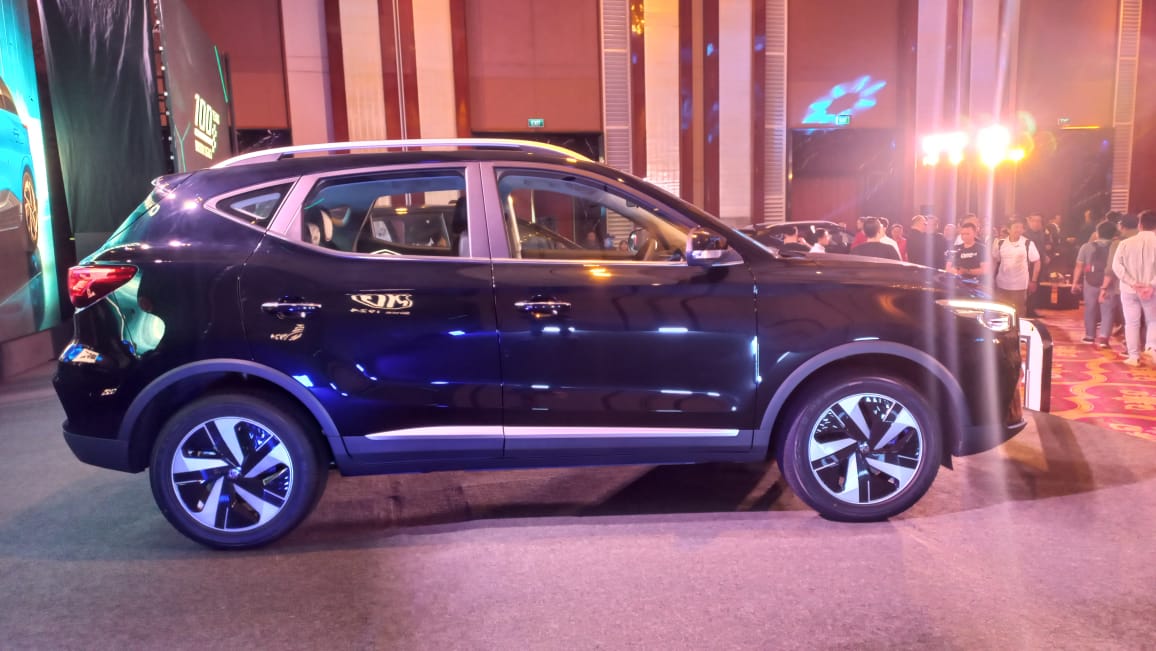 MG ZS EV lebih sporty dengan velg 17 inci