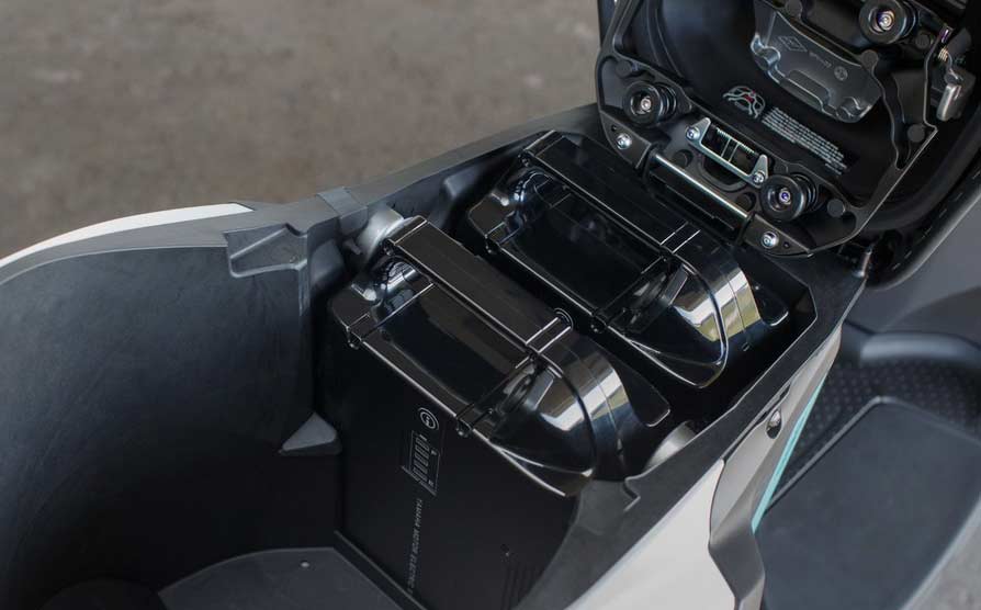 Honda EM1 e: VS Yamaha NEO'S