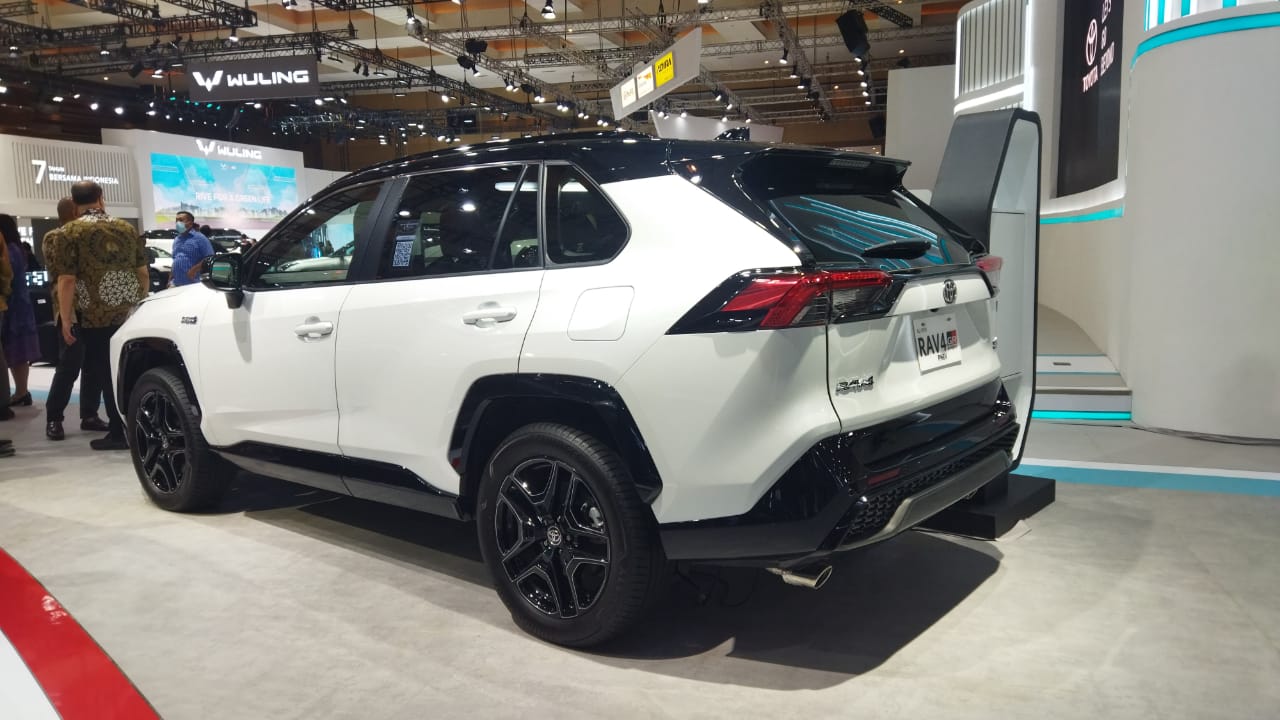 Toyota RAV4 GR Sport PHEV bagi konsumen yang aktif