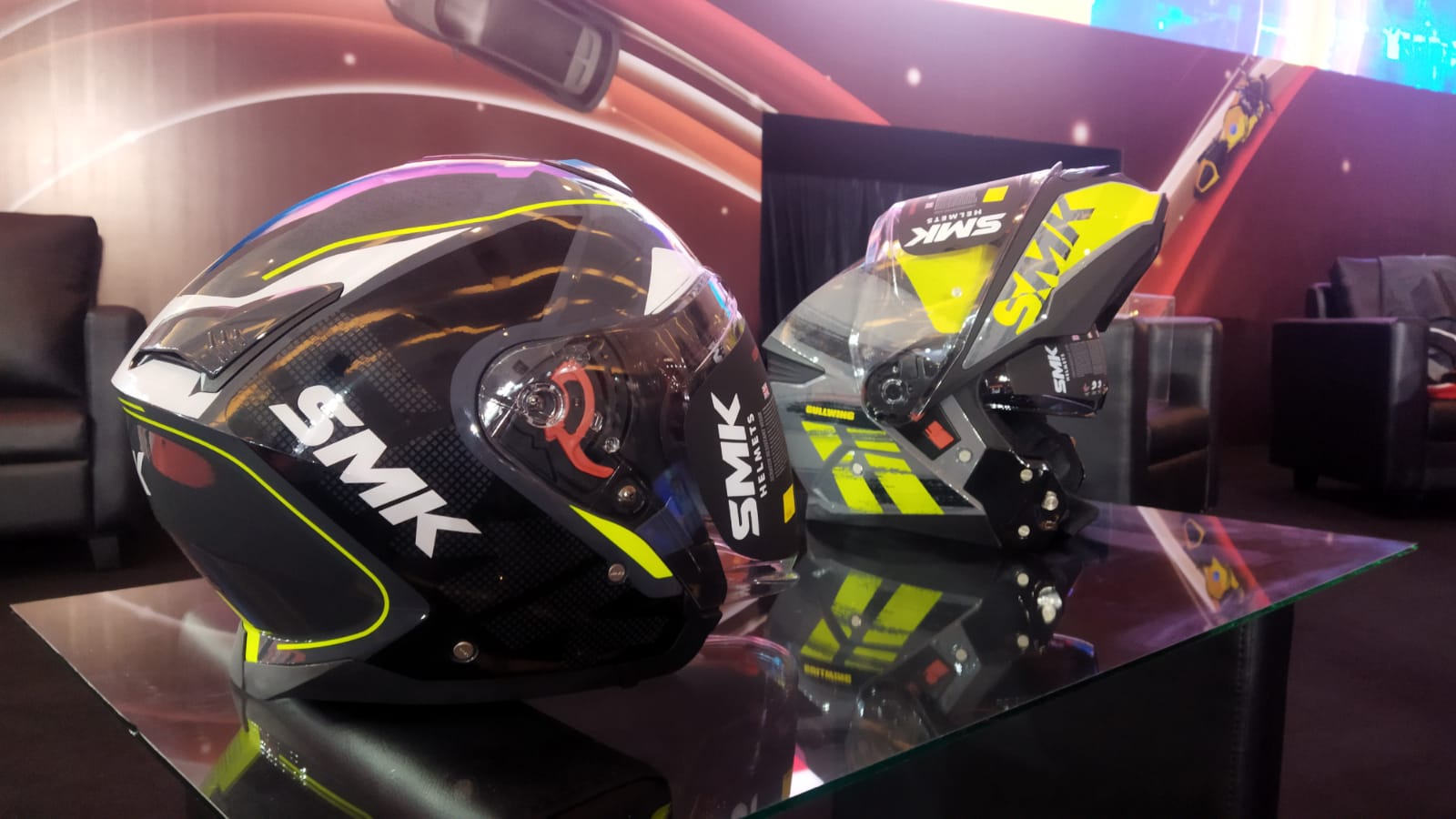 Helm SMK Stellar Sport diklaim memiliki jalur ventilasi yang baik 