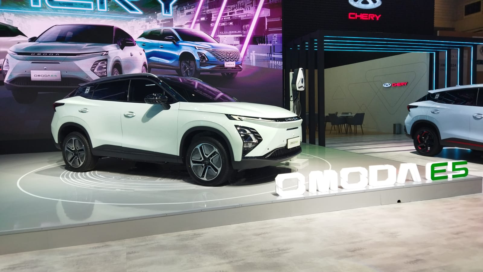 Chery Omoda E5 tampil percaya diri di IIMS 2024