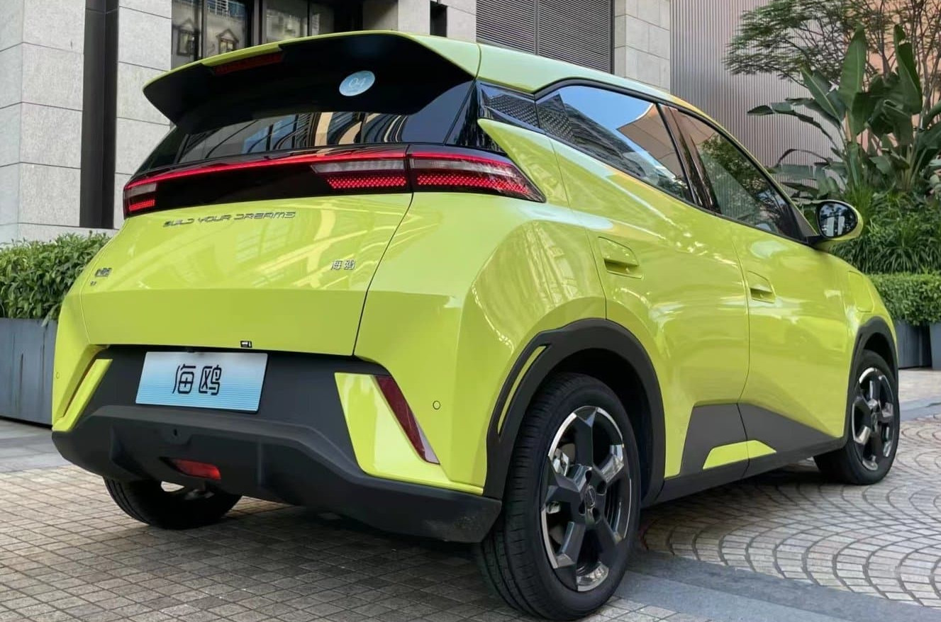 Tampilan belakang BYD Dolphin Mini