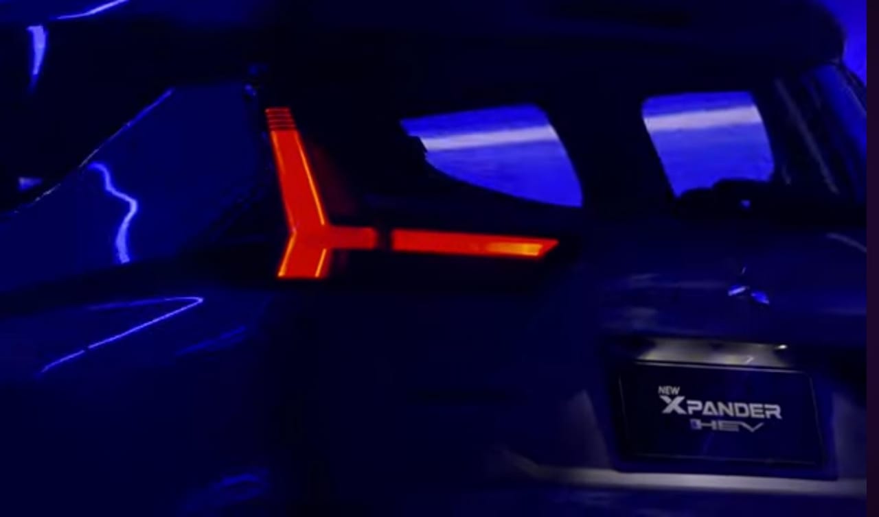 Buritan Xpander Hybrid dibubuhi emblem HEV