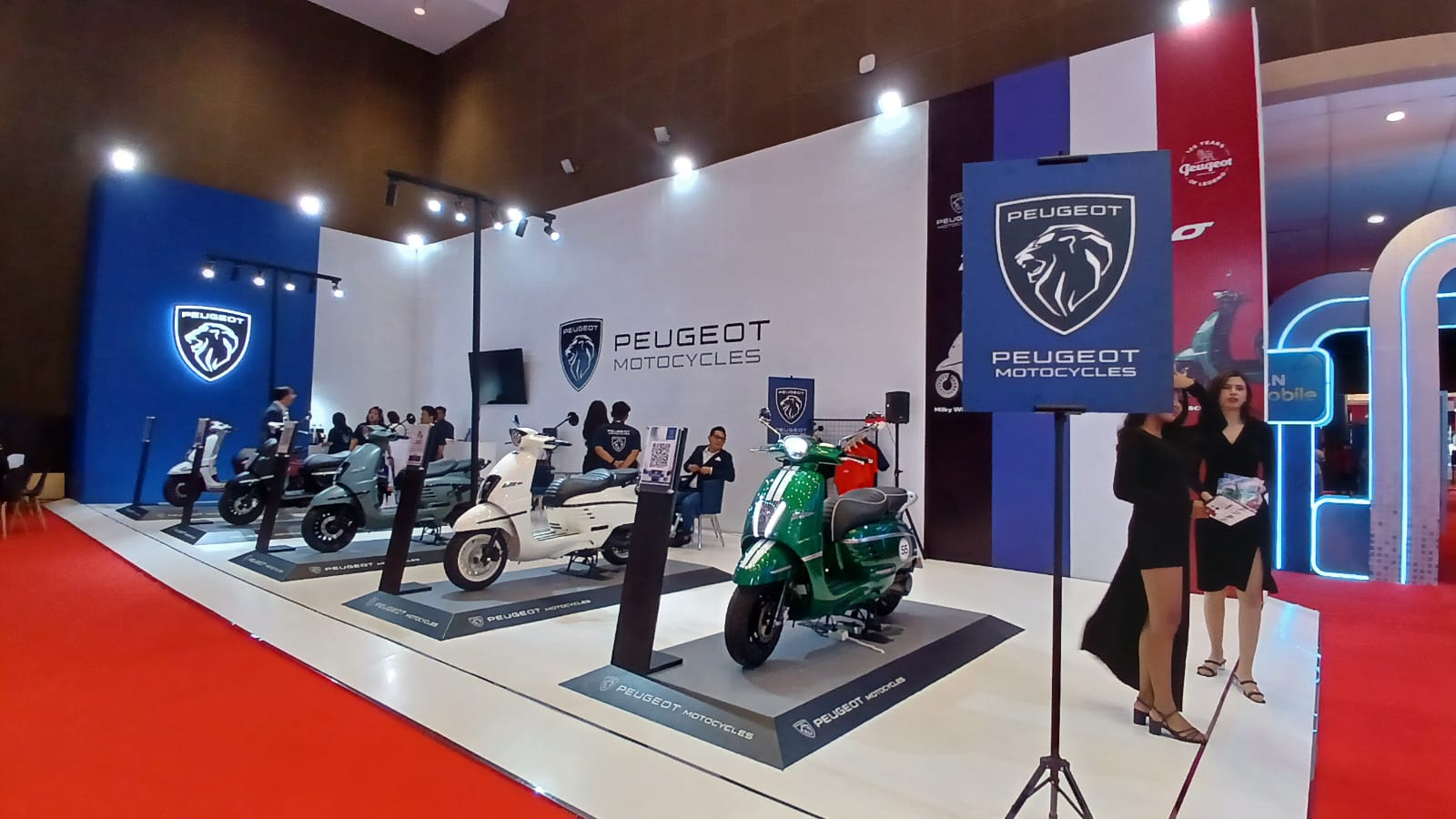 Peugeot Django 150 Limited Edition Jadi Magnet Kuat di IIMS 2024 Peugeot Django 150 memiliki karakter skutik premium