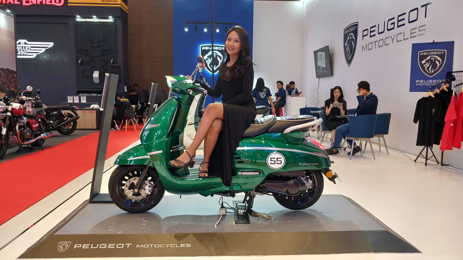 Peugeot Django 150 Limited Edition Jadi Magnet Kuat di IIMS 2024 Lomba foto Peugeot Django 150