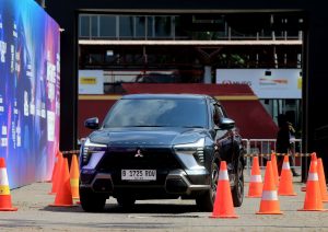 Sensasi Test Drive Mitsubishi XForce di IIMS 2024