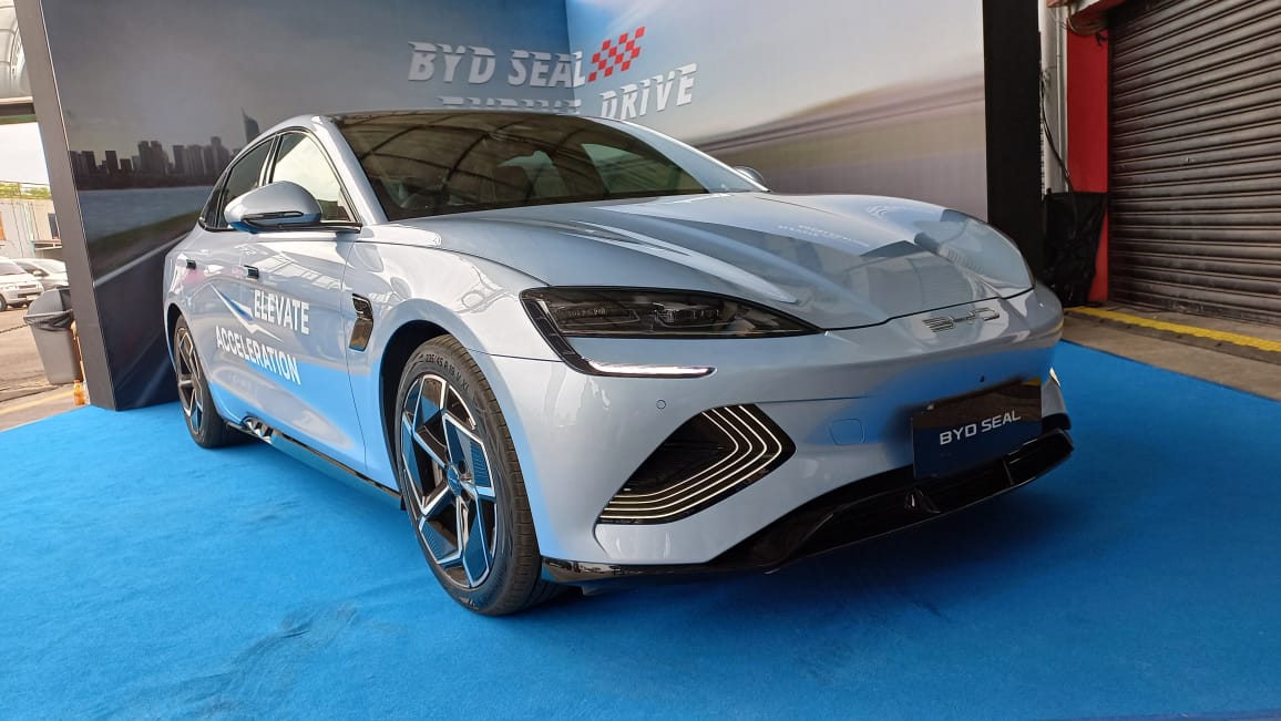 Desain bodi BYD Seal aerodinamis meski bantingan suspensi cukup empuk