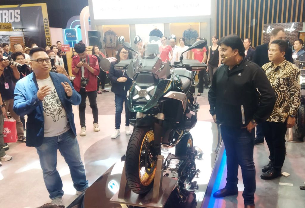 Pop-Up Store Plus BMW Motorrad Indonesia