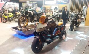BMW Motorrad Indonesia Raih Penghargaan Best Booth di IIMS 2024