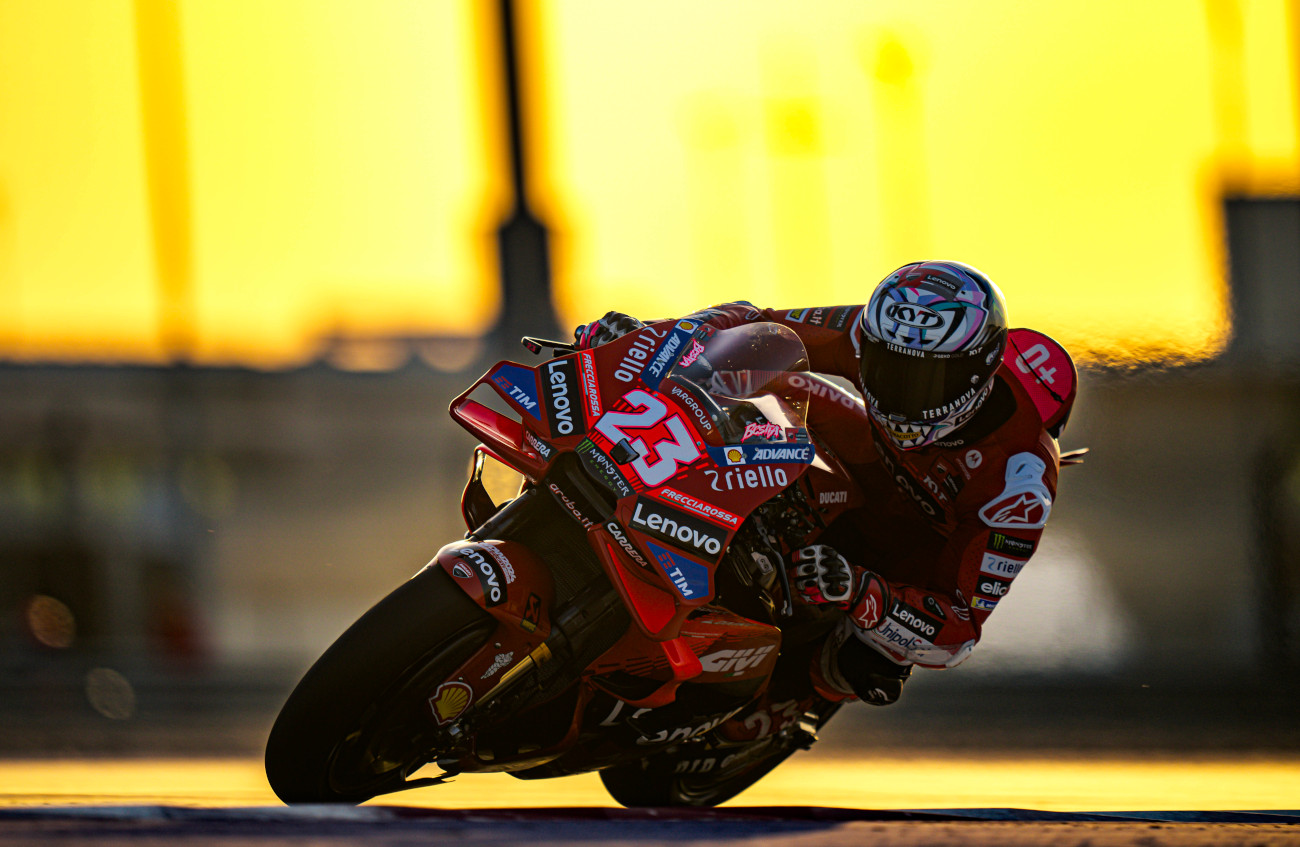 Enea Bastianini juga tampil baik, menguntit di posisi kedua