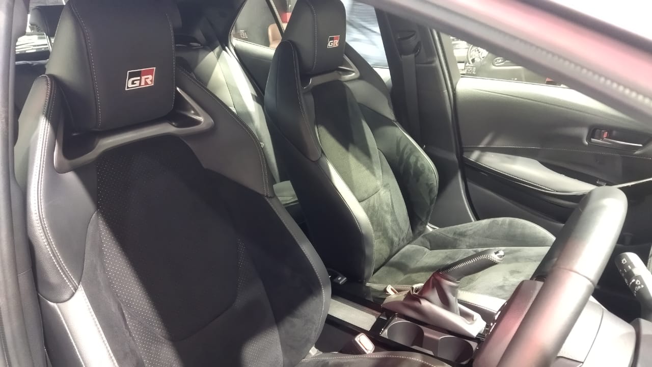 Kabin Toyota GR Corolla pakai jok depan model semi bucket