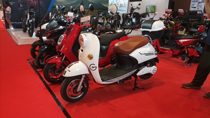 Motor listrik murah di IIMS 2024