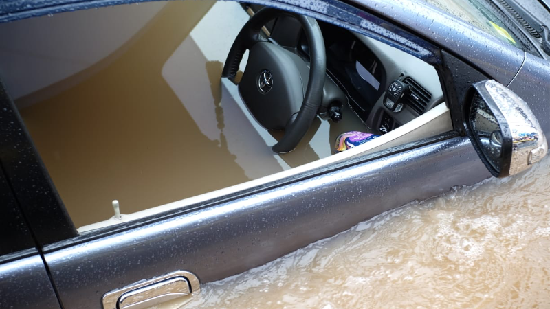 Cara klaim asuransi mobil yang terendam banjir