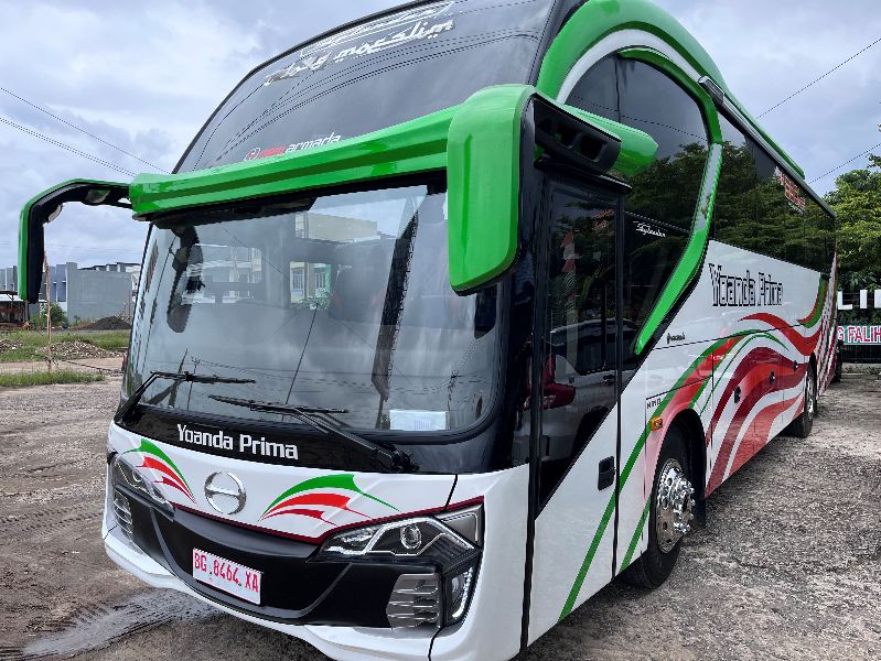 bus hino R280 PO Yoanda Prima dengan livery fresh