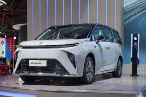 MG Perkenalkan Duet MG Maxus 9 dan MG ES EV