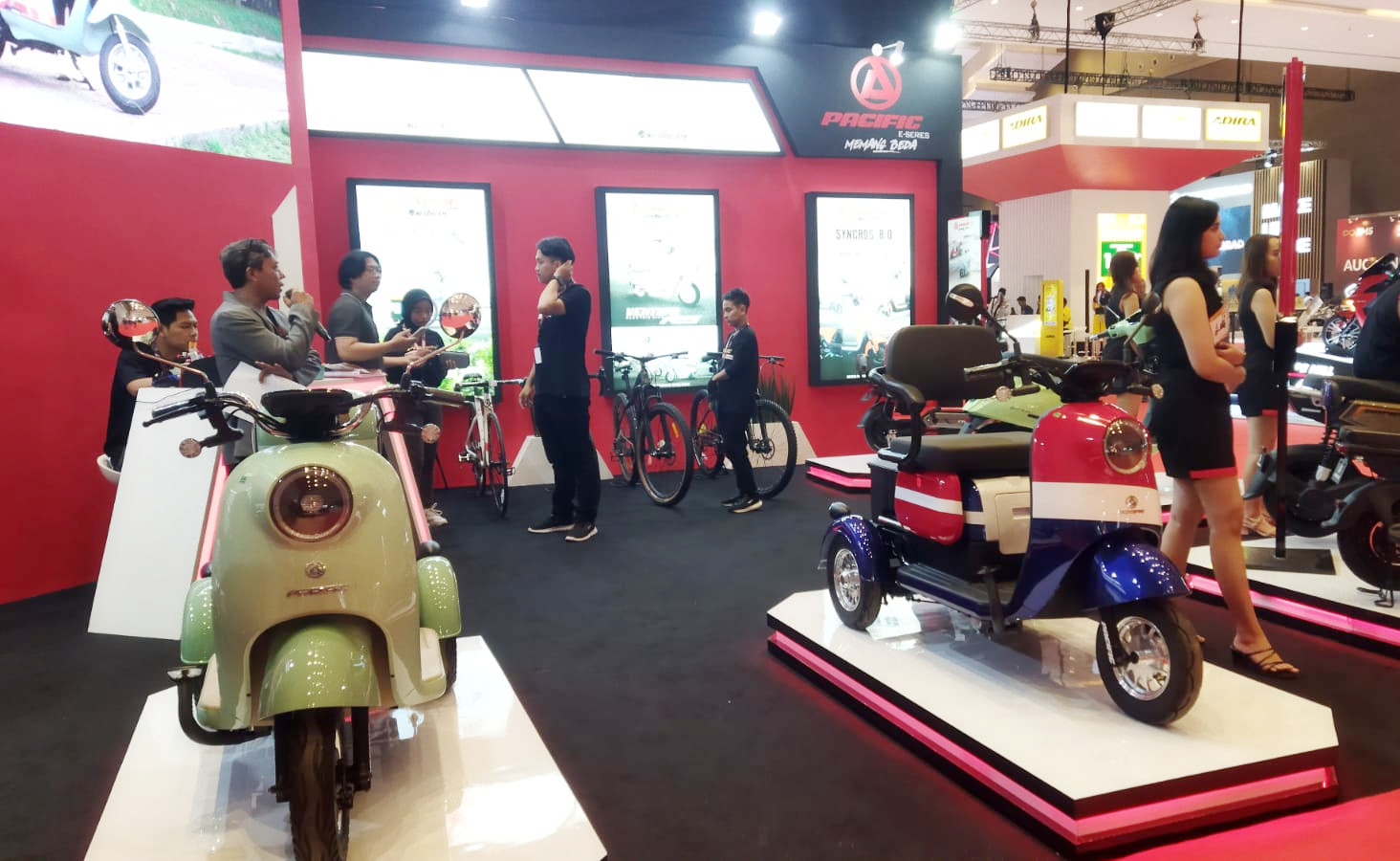 Tidak cuma hadirkam motor listrik Pacific, ada juga sepeda dan sepeda listrik