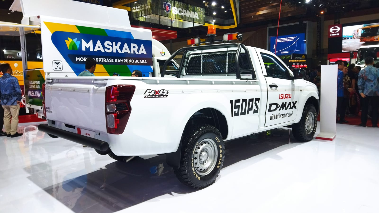 D-Max tambang pakai ban AT, roll bar, bumper guard, dan lainnya