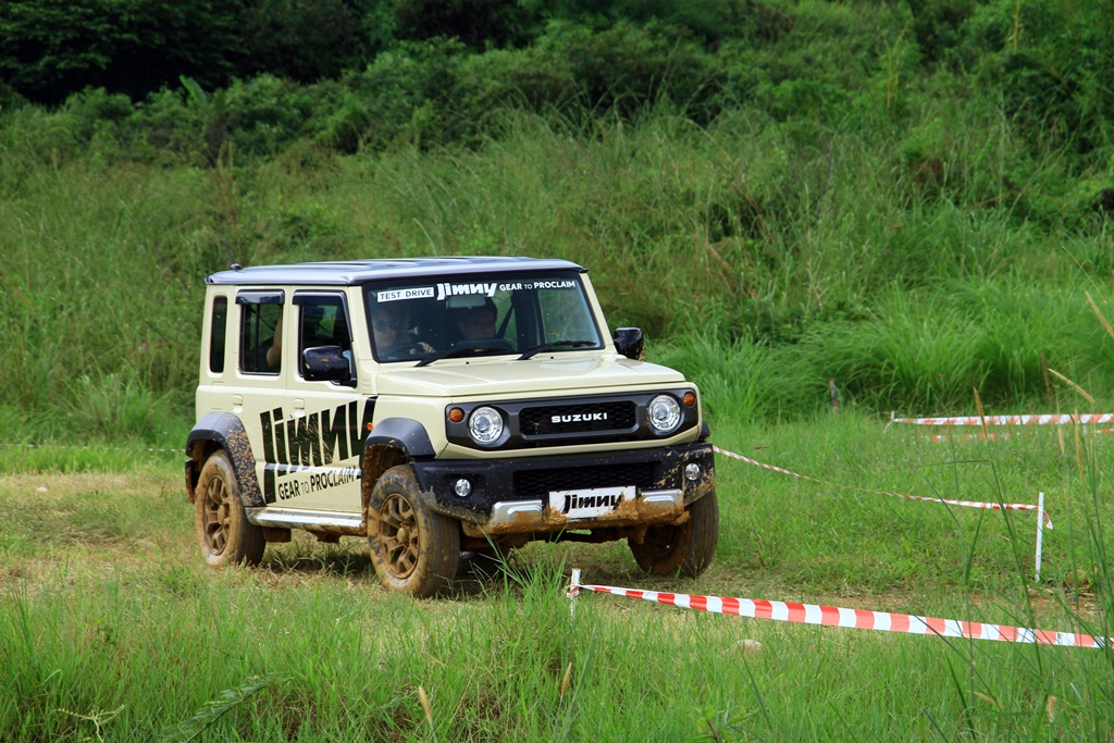 Suzuki Media Experience 7