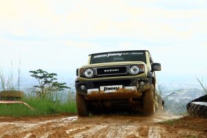 Cara Gunakan Fitur 4×4 Pada Suzuki Jimny 5 Pintu, Libas Medan Off-road Semakin Seru