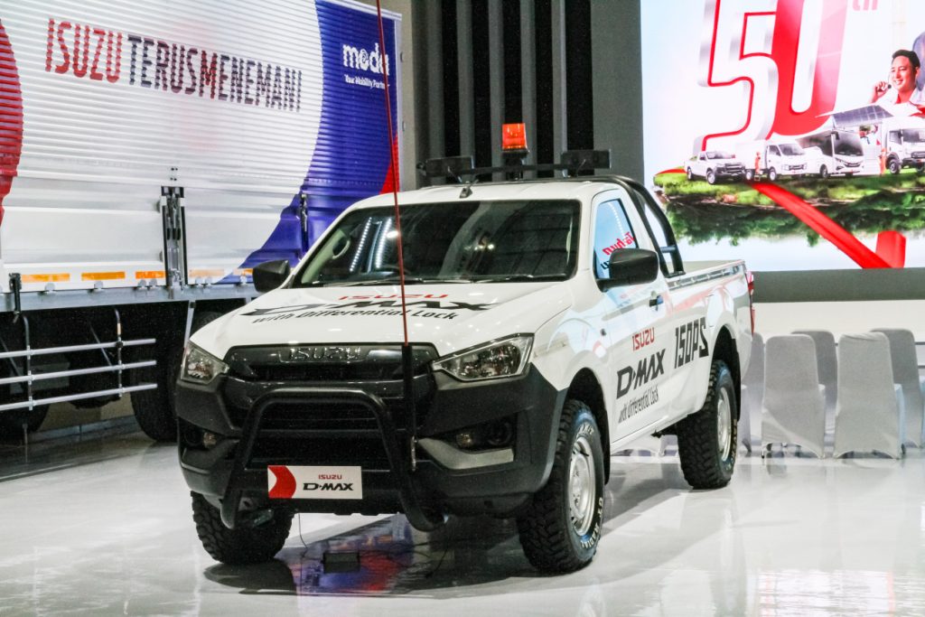 Isuzu D-Max dimodif terjun area tambang