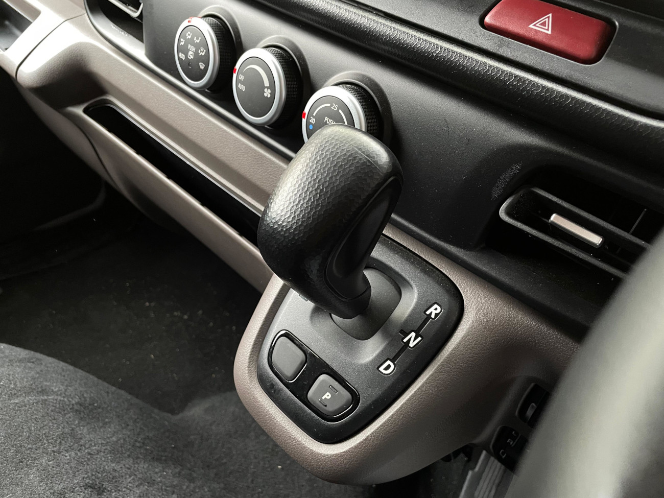 Mengusung transmisi otomatis