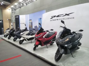 Honda PCX 160: Harga, Spesifikasi, Kelebihannya!