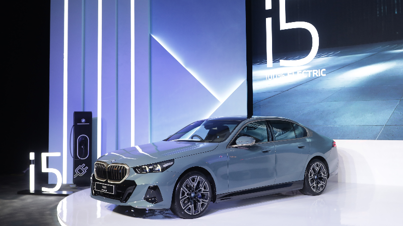 Kelebihan BMW i5 eDrive40 M Sport