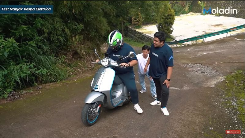 komparasi Kawasaki Ninja ZX-25R vs Vespa GTS Super Tech 300 vs Vespa Elettrica