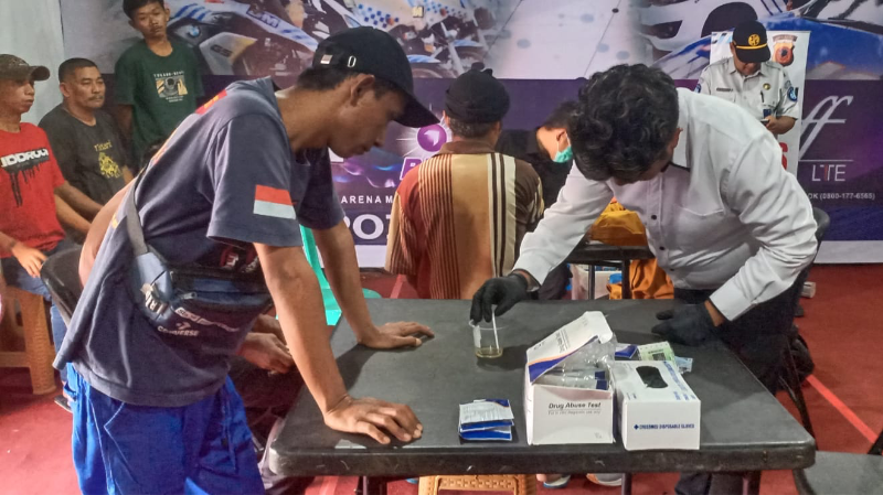 tes doping dan kesehatan ke pengemudi angkutan umum