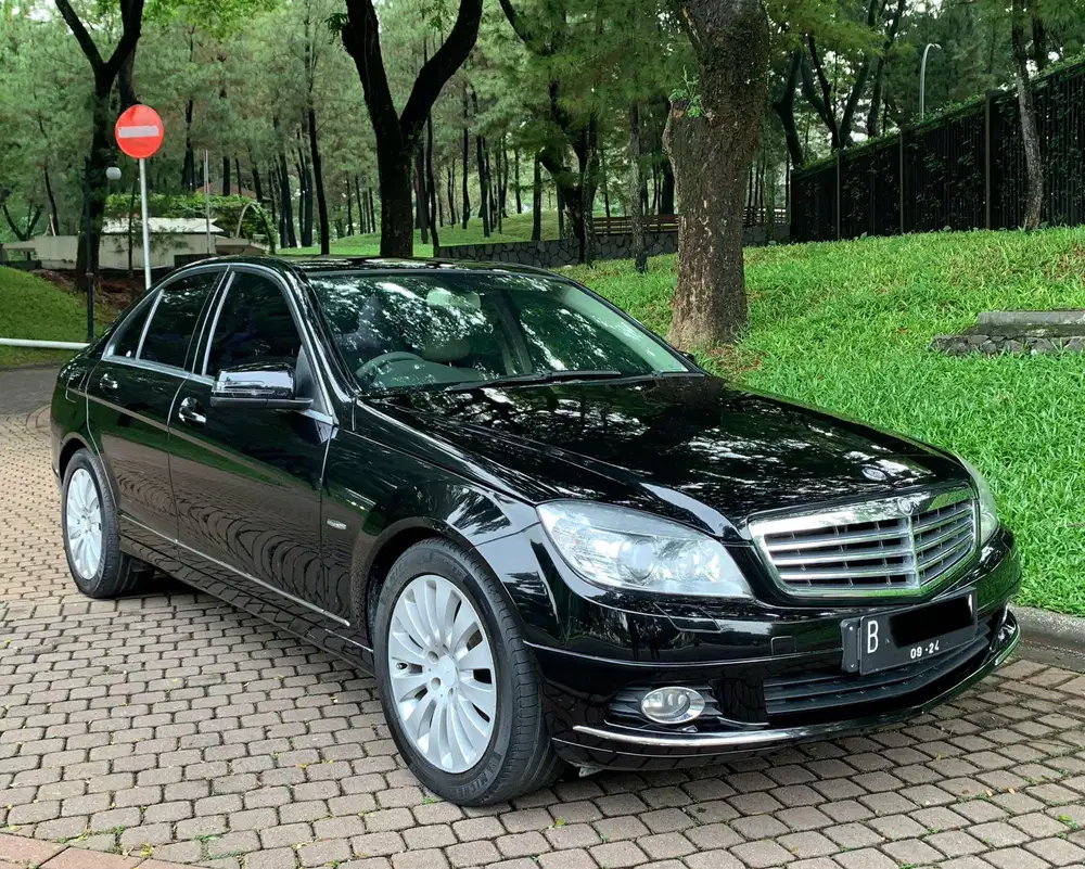 5 Pilihan Mobil Sedan Bekas Mercedes-Benz W204, Kamu Pilih Mana? mobil sedan bekas mercedes-benz w204