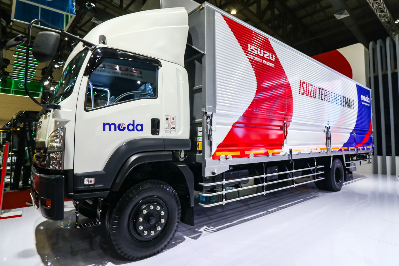 lineup Isuzu giicomvec 3