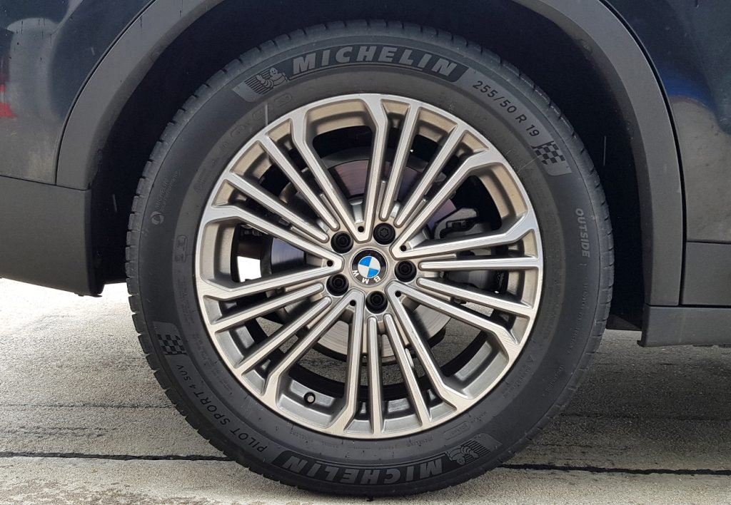 Tips cek ban kendaaan sebelum mudik