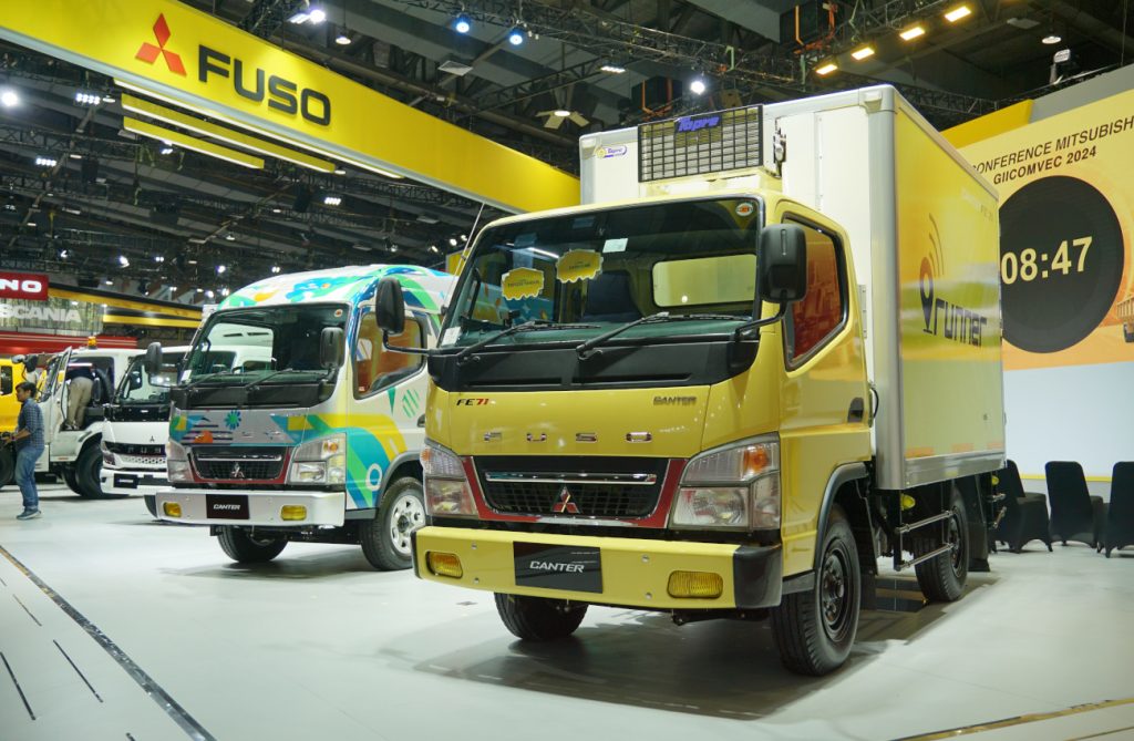 Mitsubishi Fuso Canter saat tampil di GIICOMVEC 2024