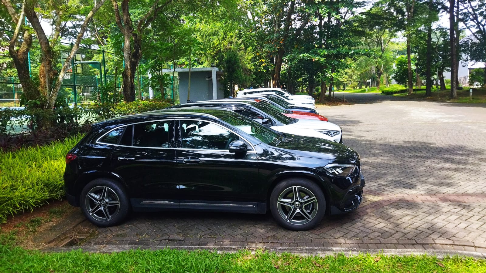 #MoMudik2024 Agenda Besar Tim Redaksi Moladin Memaknai Libur Lebaran Sebuah Mercedes-Benz GLA 200 facelift yang digunakan penulis di #MoMudik2024 tujuan Bandung