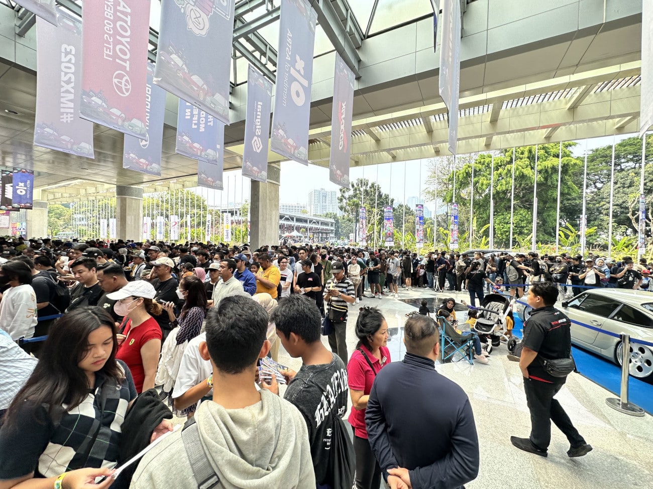 Pecinta Modif Mobil Silahkan Beli Tiket IMX 2024 Early Bird Presale 1 Resmi Dibuka Antusiasme pengunjung IMX 2024