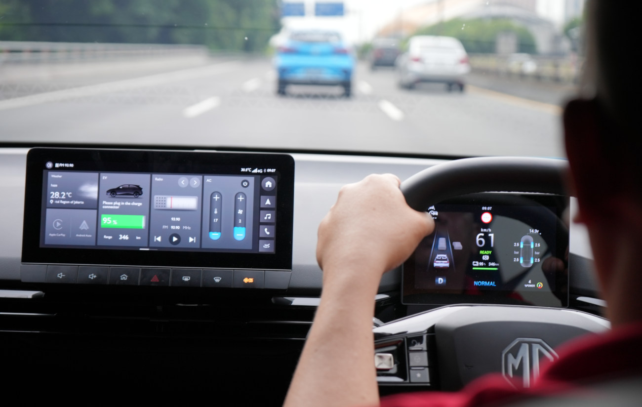 Duet New MG ZS EV dan MG 4 EV sudah dilengkapi dengan teknologi canggih seperti sistem pengisian daya cepat