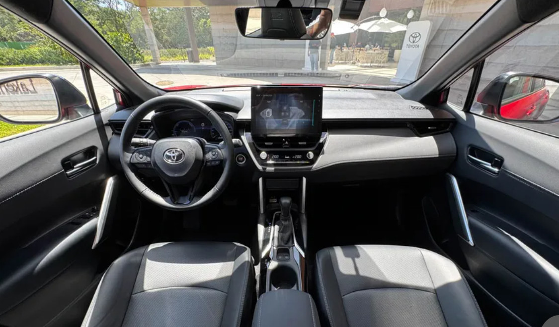 Perubahan interior Toyota Corolla Cross facelift 2024