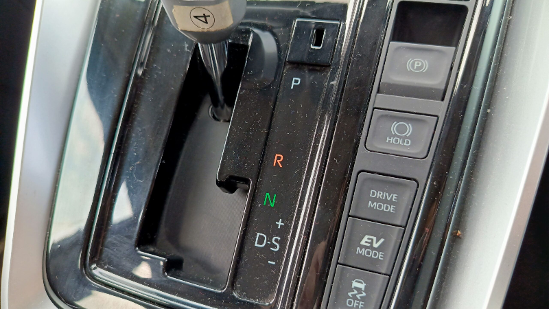 Bedah Toyota Innova Zenix