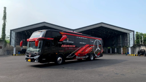 DVCI Gelar Program Mercedes-Benz Bus Lebaran Roadshow 2024