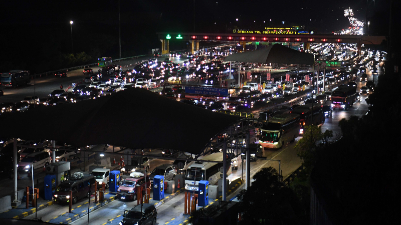 Arus balik lebaran hari pertama