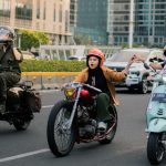 Riding Cantik Keliling Jakarta, Ini 5 Tips Berkendara Motor Aman Bagi Wanita