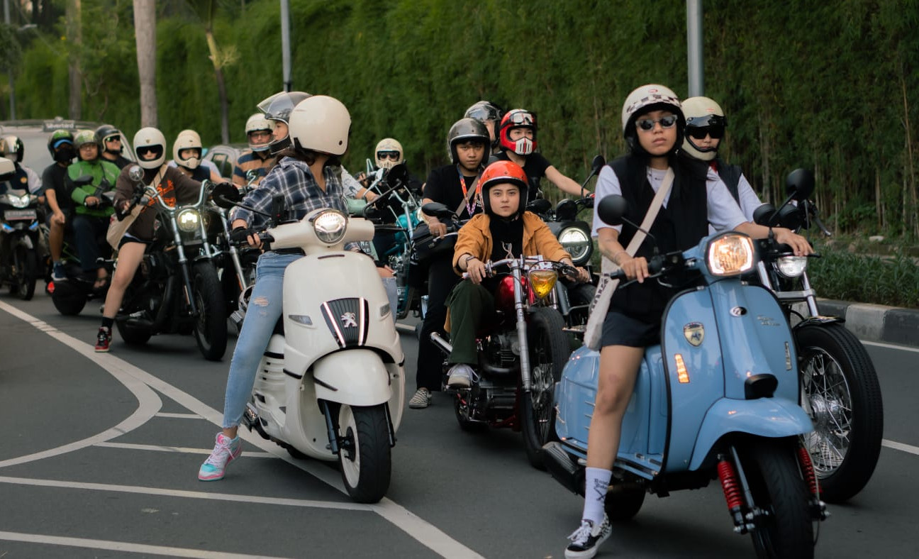 Merayakan hari jadi yang bertepatan dengan hari Kartini digelar city ride dari MotoVillage Kemang untuk mengitari jalanan Jakarta 