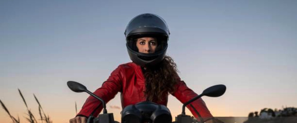 Pastikan untuk menjaga konsentrasi saat berkendara