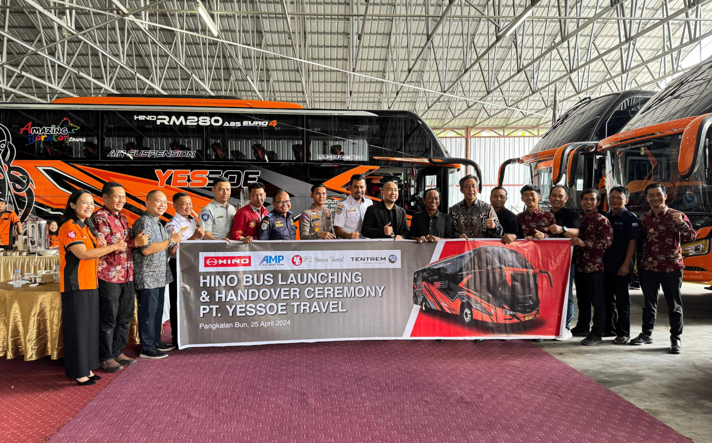 Serah terima 5 unit Hino RM 380 ABS ke PO Yessoe Travel   